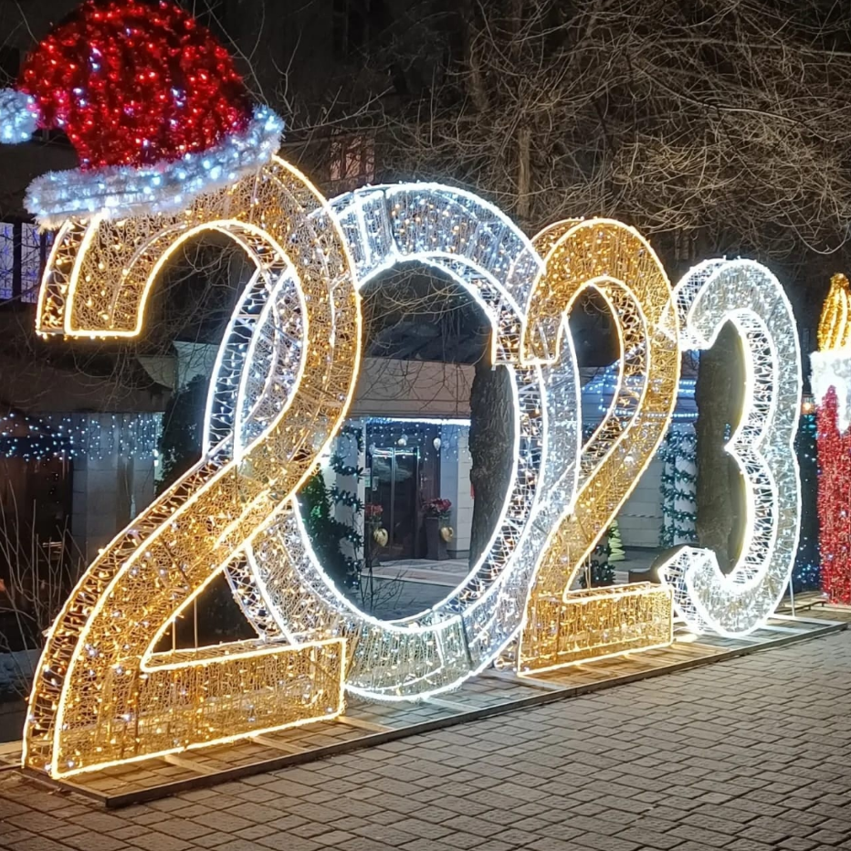 New Year Sign Board Outdoor 3D Sculpture Motif Lights for New Year Decoration