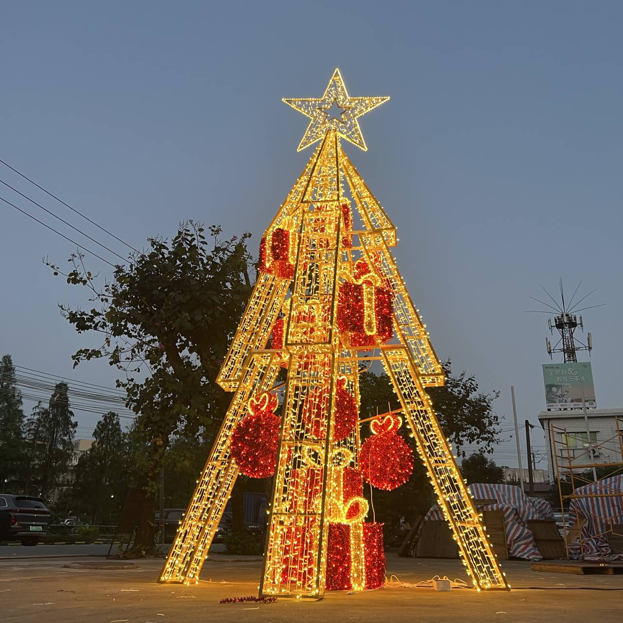 LED Outdoor Christmas Tree Light Waterproof Decorative Lighting for City Squares, Events & Commercial Displays