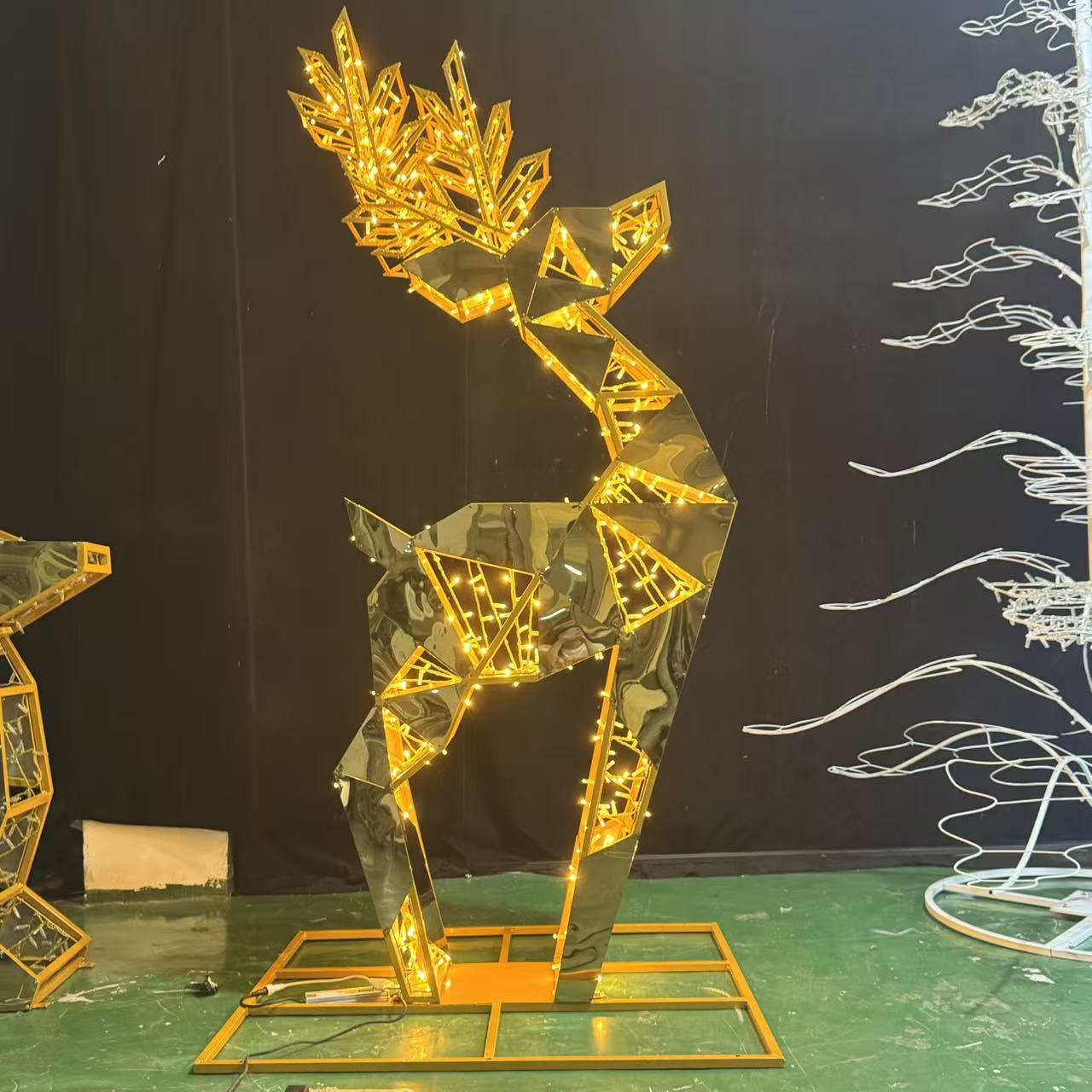 Large 3D LED Reindeer Motif Light Outdoor Christmas Decorative Illuminated Deer